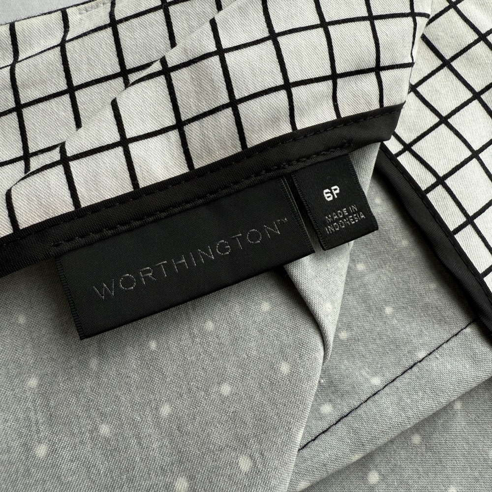 Worthington Pencil Skirt Geometric Print Back Zip Black‎ White Size 6P Minimal - Picture 4 of 10